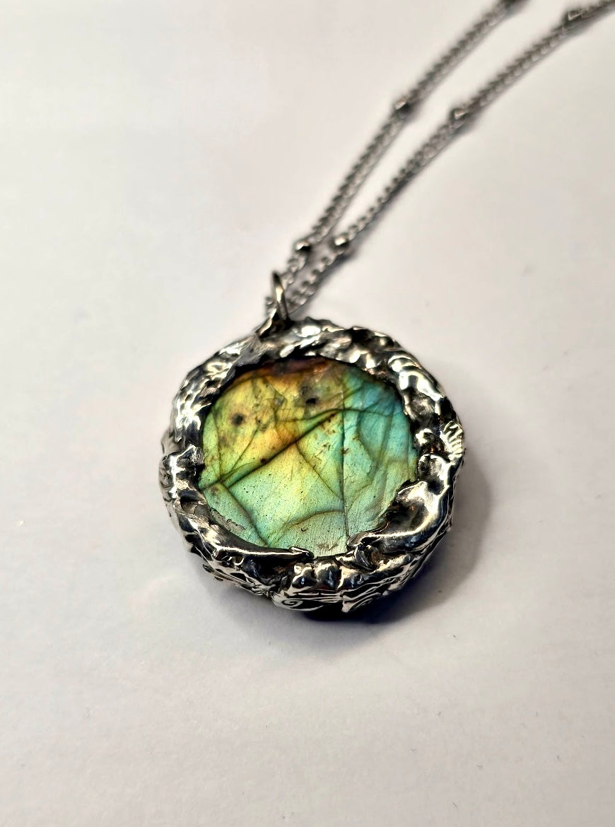 Labradorite Circle Pendant